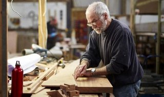 Будут ли платить пенсию работающим пенсионерам в 2019 году в России для работающих пенсионеров Будут ли платить пенсию работающим пенсионерам в 2019 году в России для работающих пенсионеров