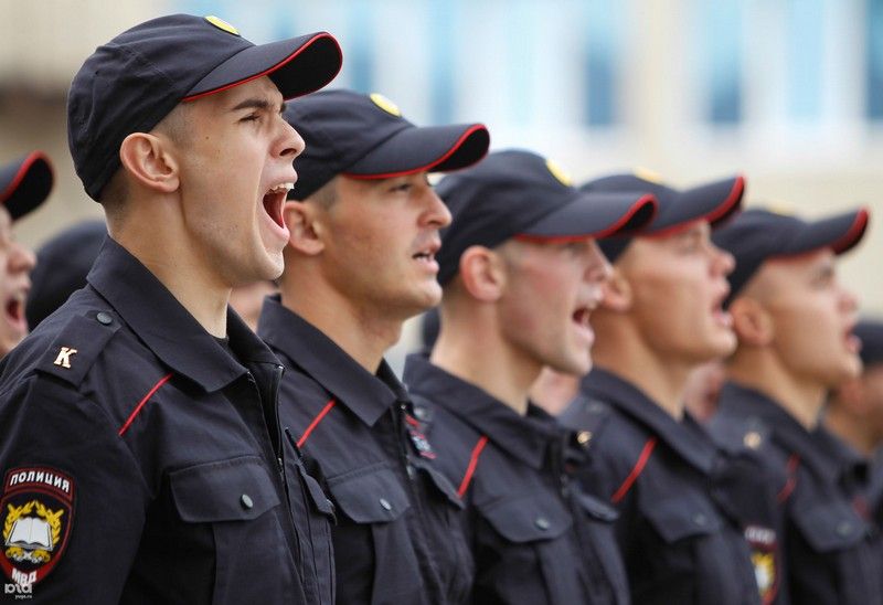 Повышение зарплаты сотрудникам полиции в 2019 году в России - последние новости Не будем