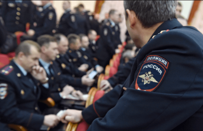 Повышение зарплаты сотрудникам полиции в 2019 году в России - последние новости учителя, которые упомянуты