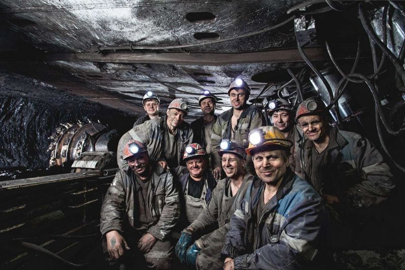 Зарплата шахтеров в России в 2019 году же основная масса занята добычей